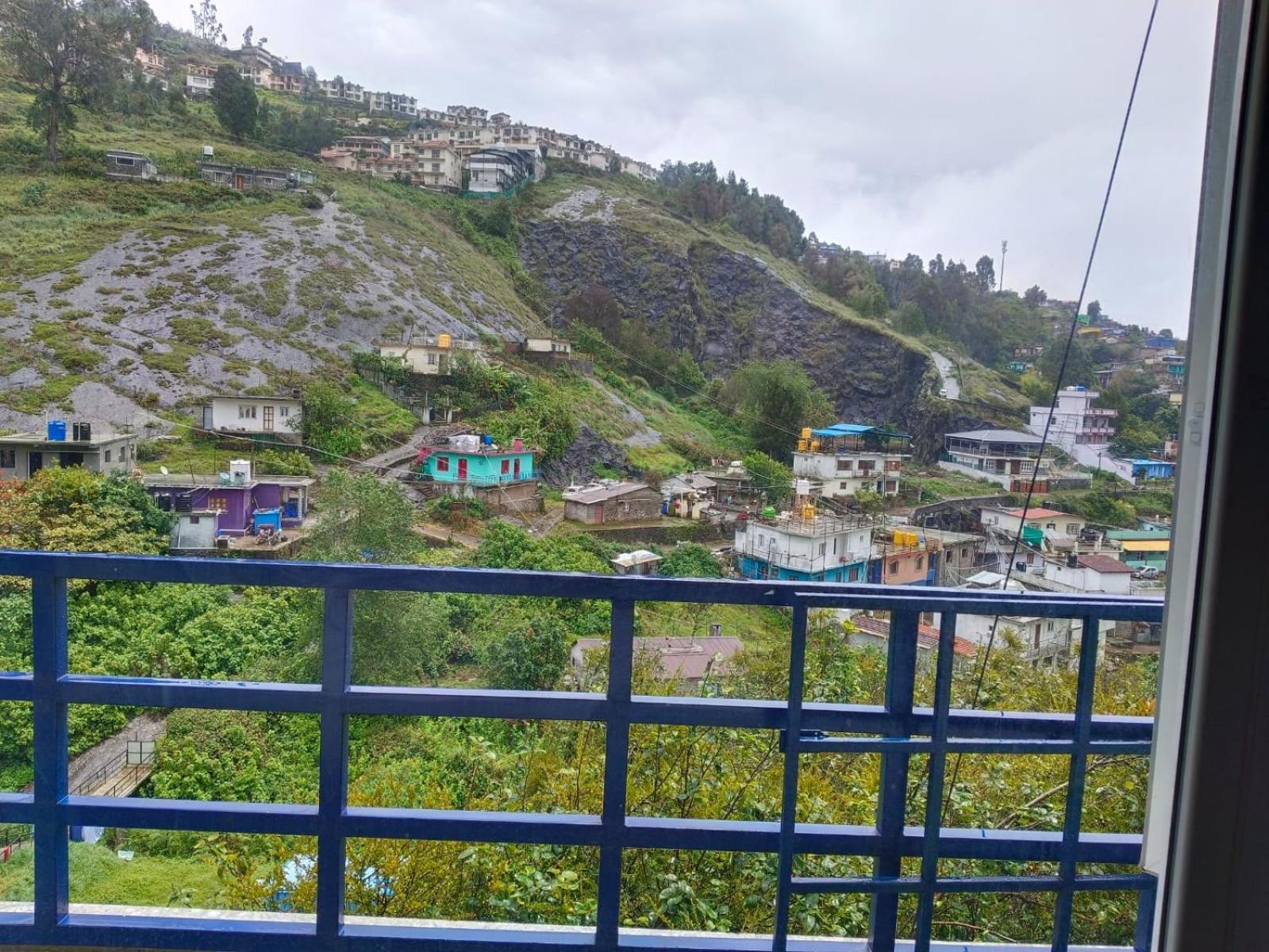 Misty Valley Inn Кодайканал Екстериор снимка