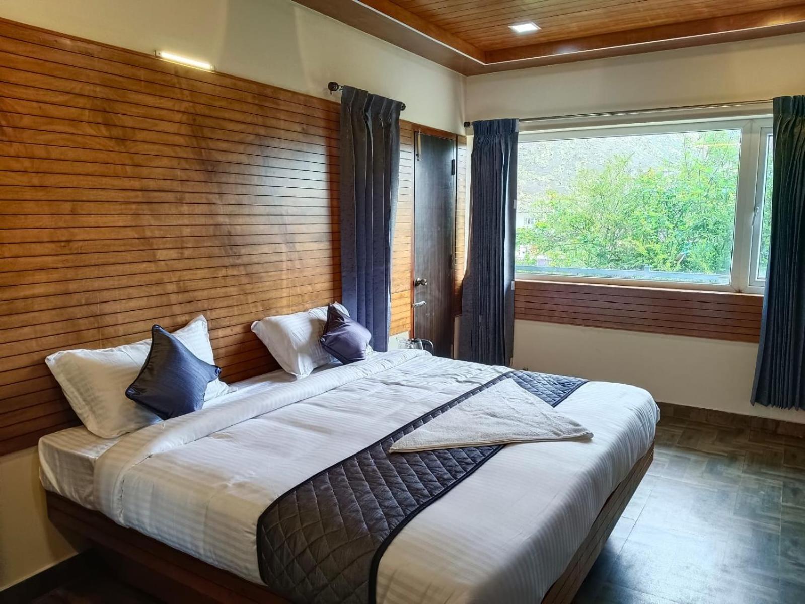 Misty Valley Inn Кодайканал Екстериор снимка
